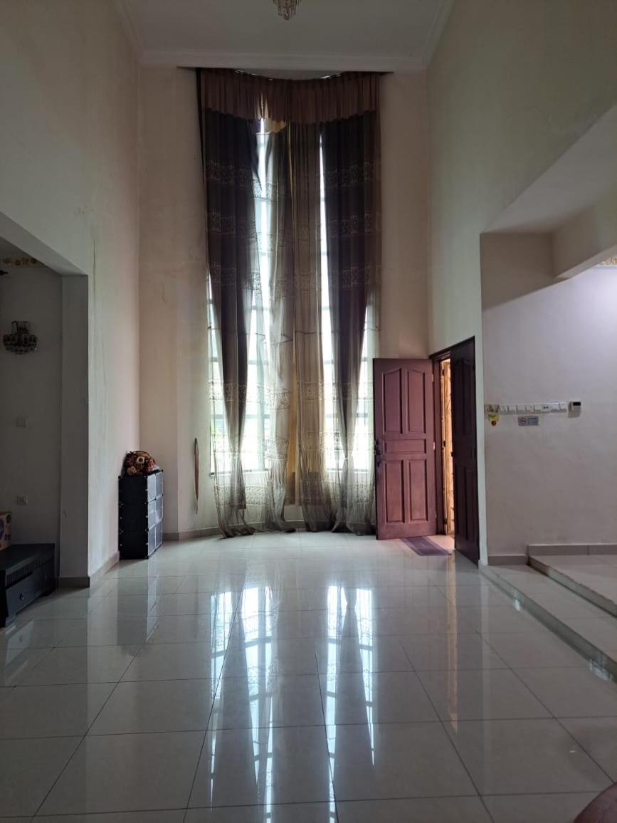 Villa Shamir Sepang Esterno foto