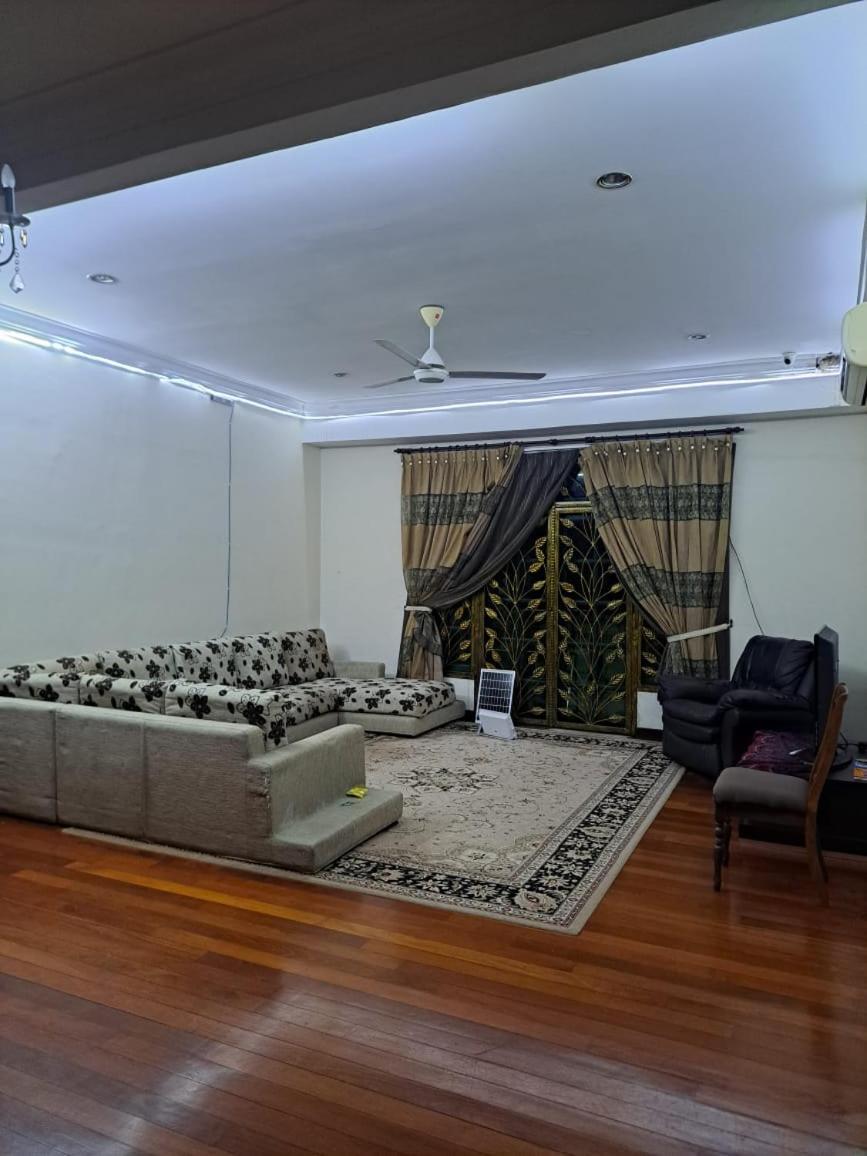 Villa Shamir Sepang Esterno foto