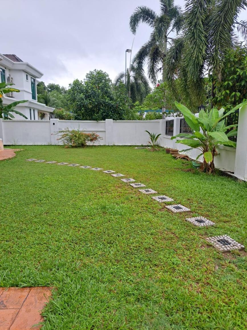 Villa Shamir Sepang Esterno foto
